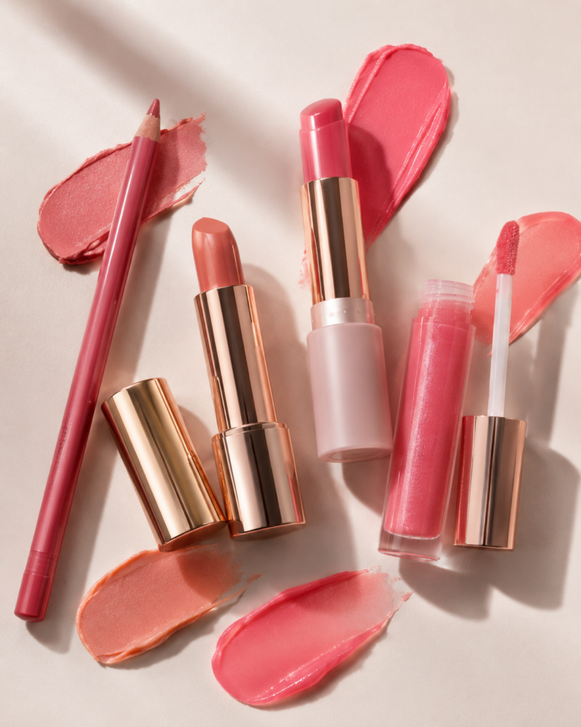 The Glossy Lip Look That Makes the Face Look Alive w3